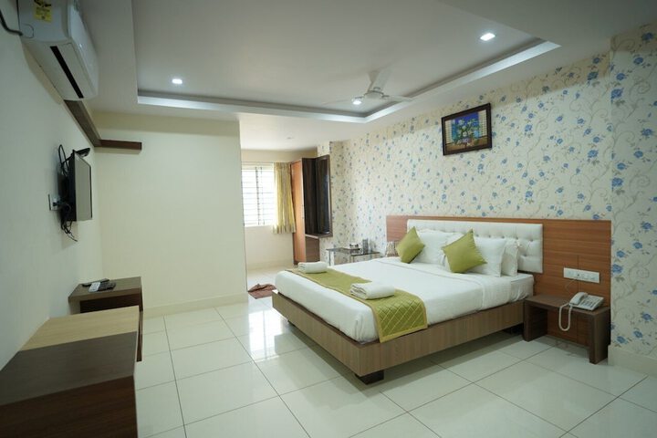 Room 6 of 7