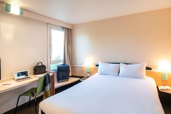 Room 17 of 49