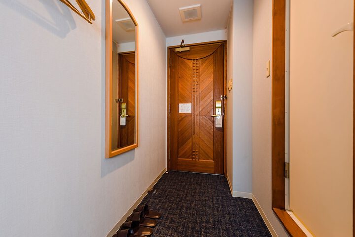 Room 27 of 115