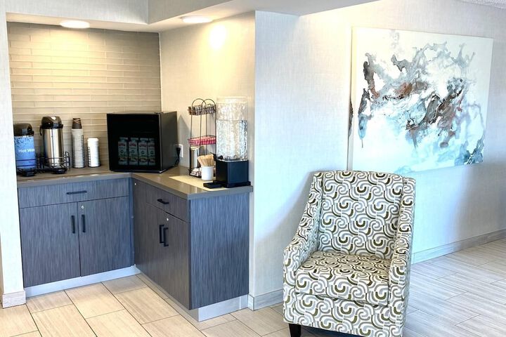 Hotel Interior 6 of 28
