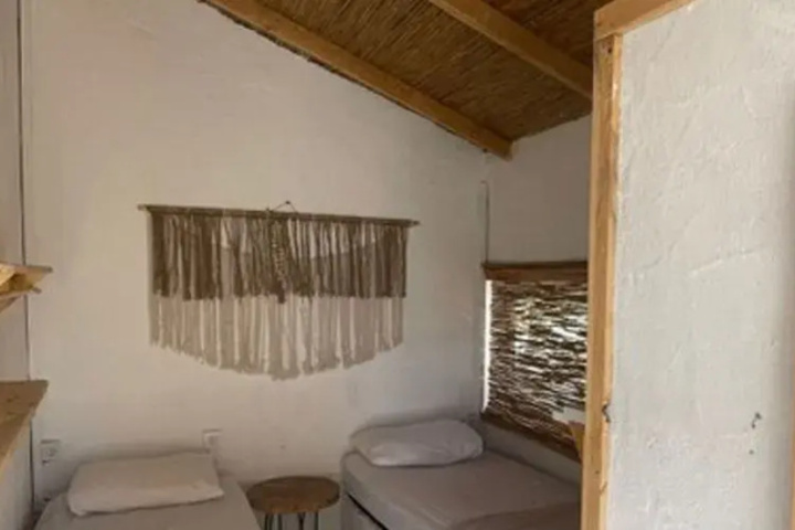 Room 6 of 13