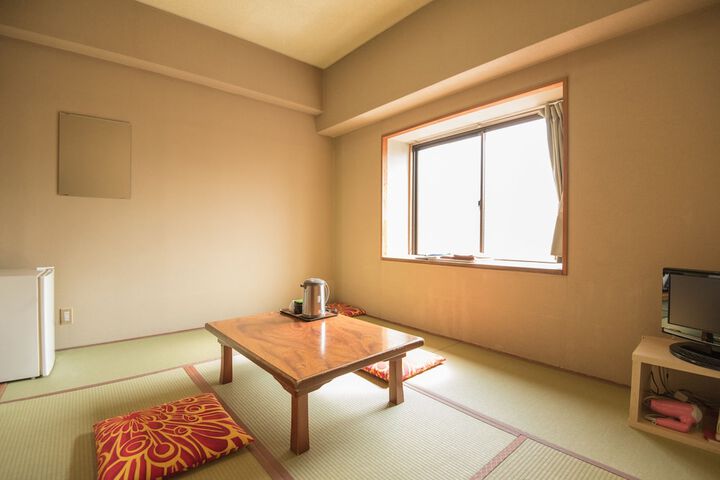 Room 12 of 39
