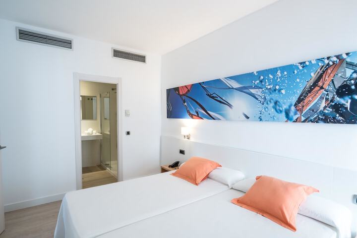 Room 27 of 62