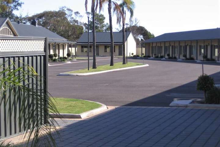 Property Grounds 17 of 20