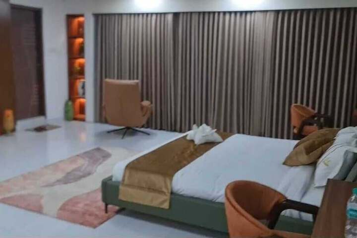Room 7 of 40