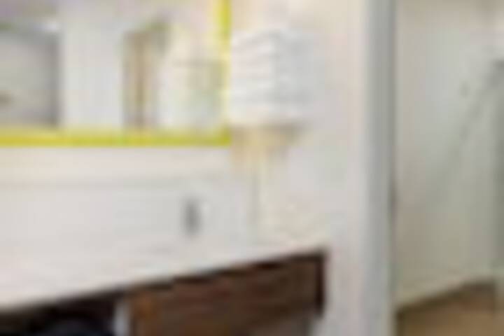 Room 164 of 261