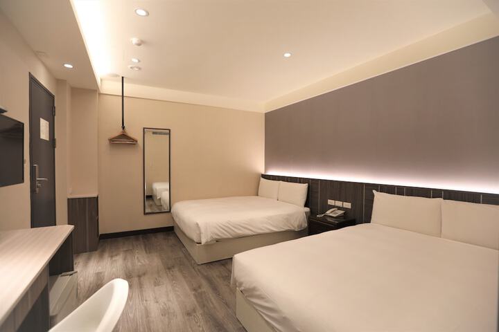Room 38 of 79