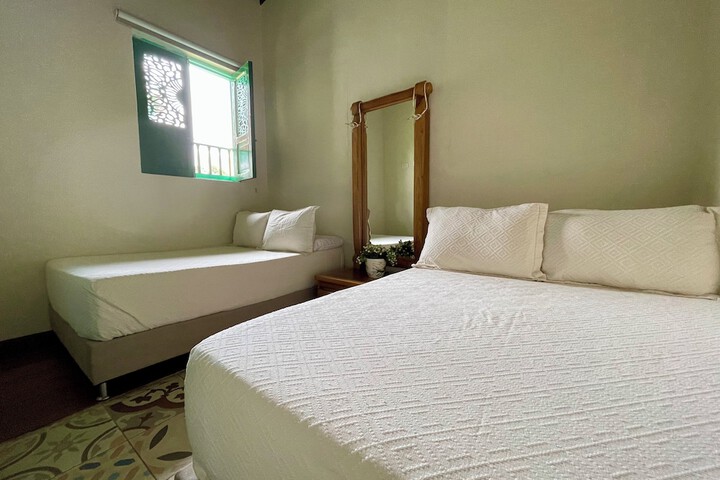 Room 53 of 141