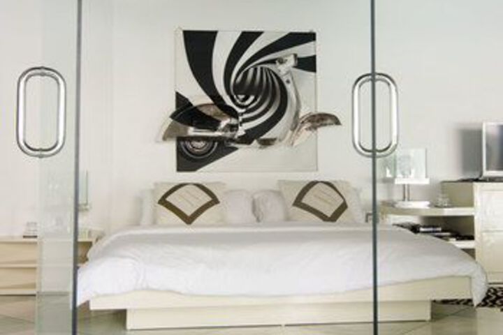 Room 4 of 19