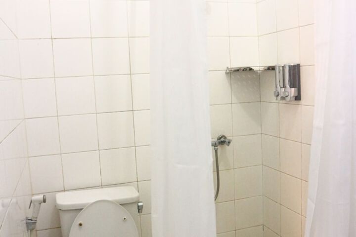 Room 5 of 14