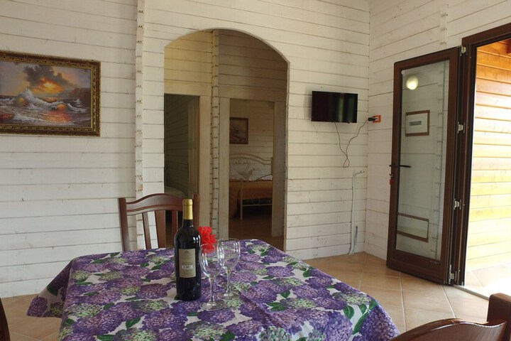 Room 7 of 33