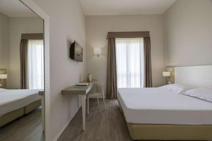 Room 15 of 128