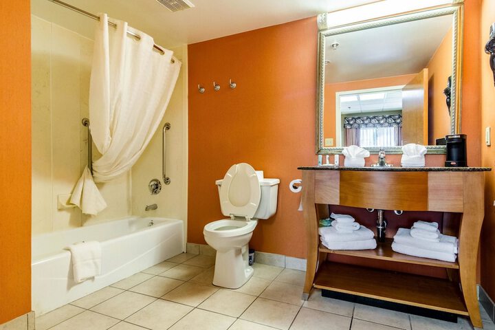 2 Queen Beds Accessible (8 of 8)