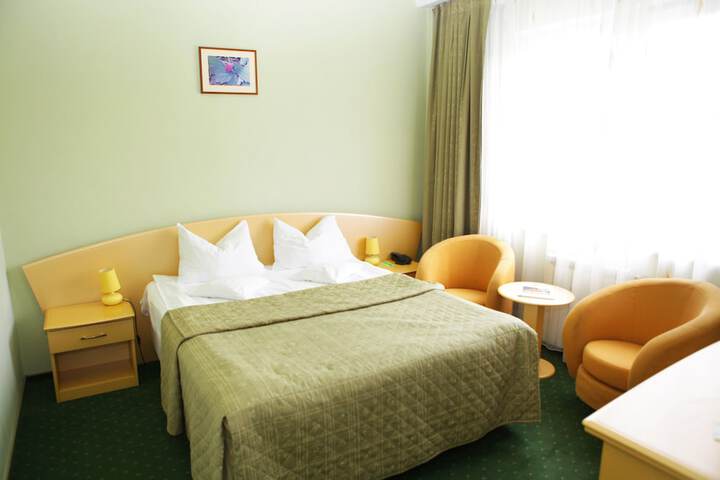 Room 6 of 34