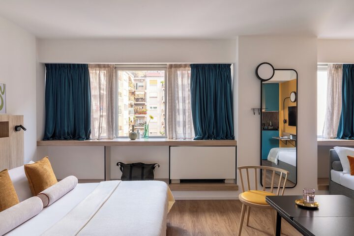 Room 32 of 69