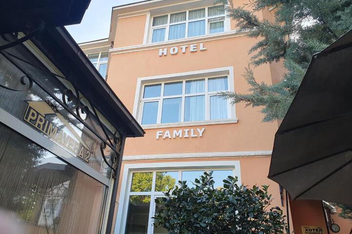 Primavera 2 Hotel