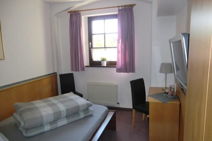 Room 21 of 50