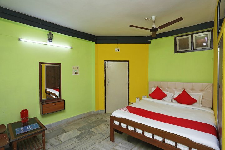 Room 11 of 20