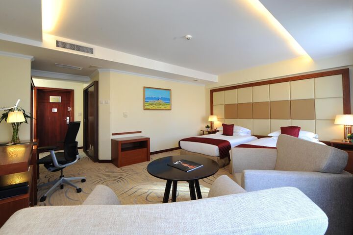 Room 33 of 325