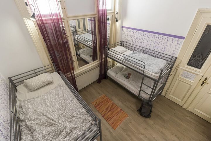Room 10 of 78