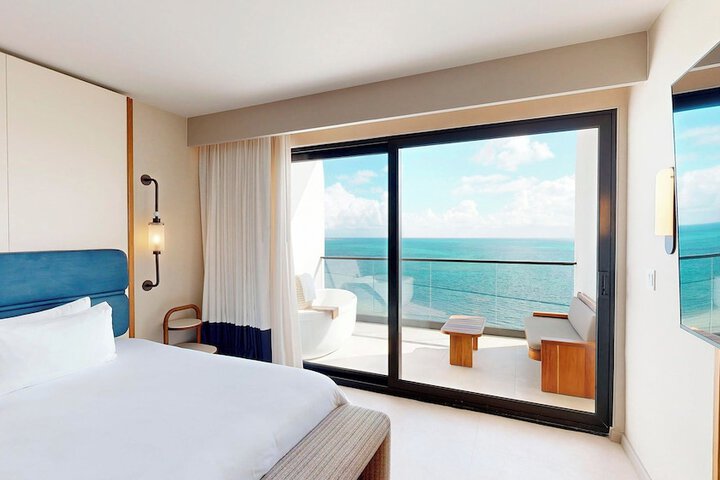 Room 46 of 136