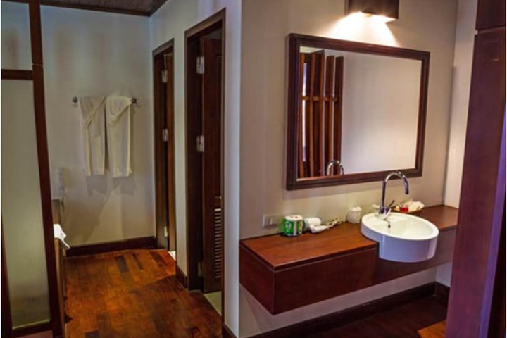 Room 27 of 52