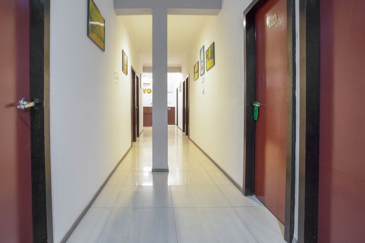 Ballroom/Hall 19 of 22