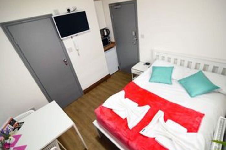 Room 12 of 15