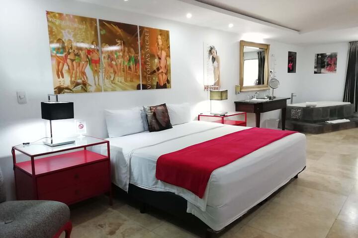 Room 3 of 27