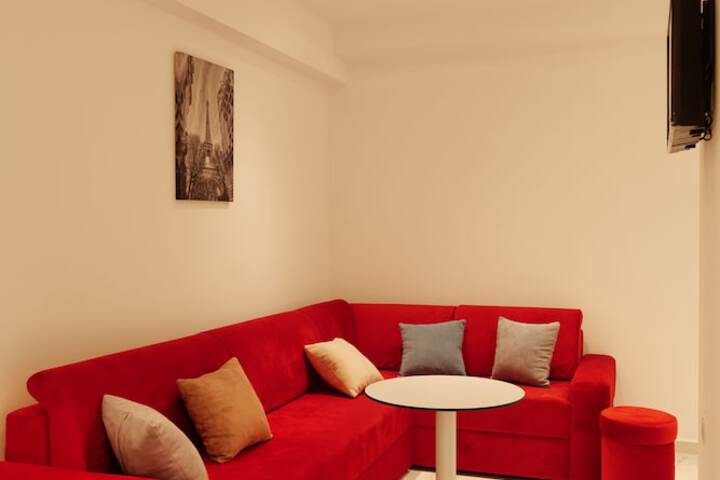 Room 6 of 38