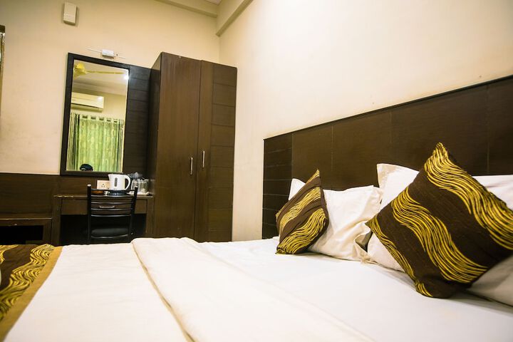 Room 16 of 30