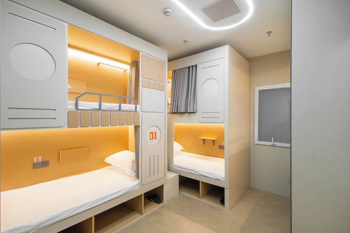 Room 15 of 61