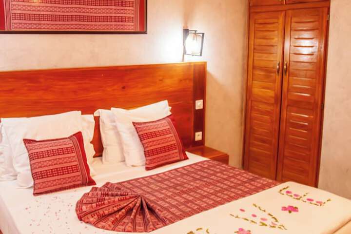 Room 8 of 35