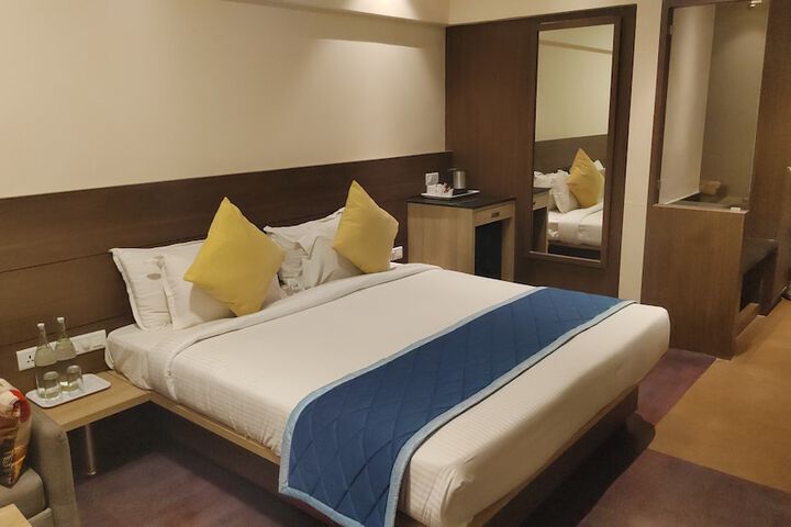Room 3 of 26
