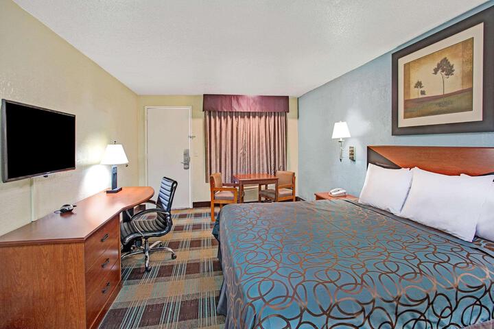 1 King Bed Mobility Accessible (7 of 14)