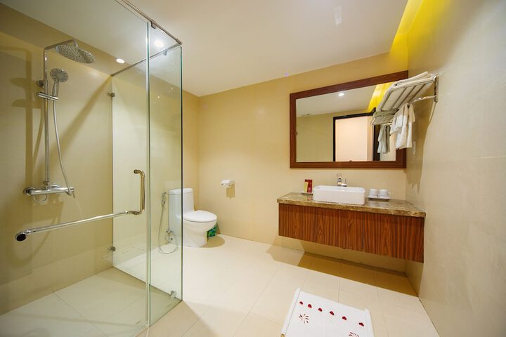 Room 18 of 25