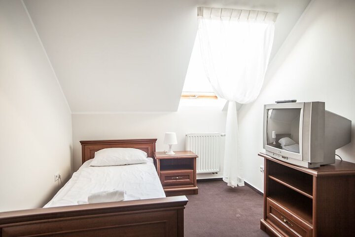 Room 9 of 41