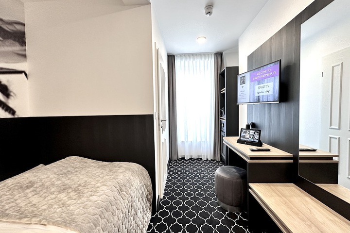 Room 37 of 194