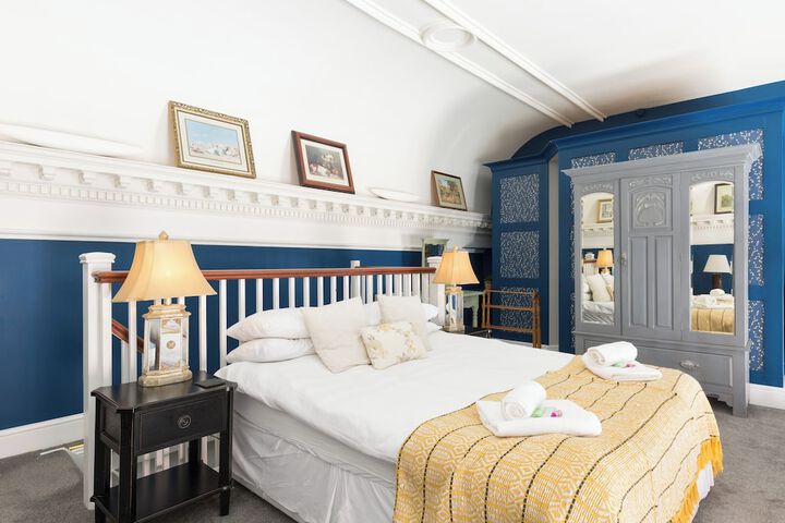 Room 44 of 261