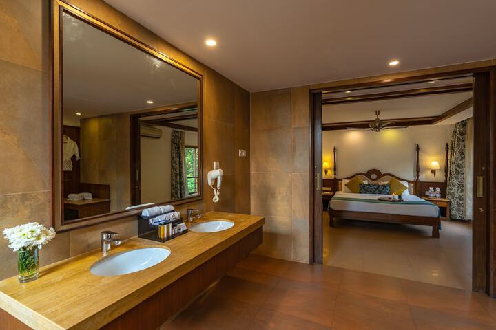 Room 33 of 79