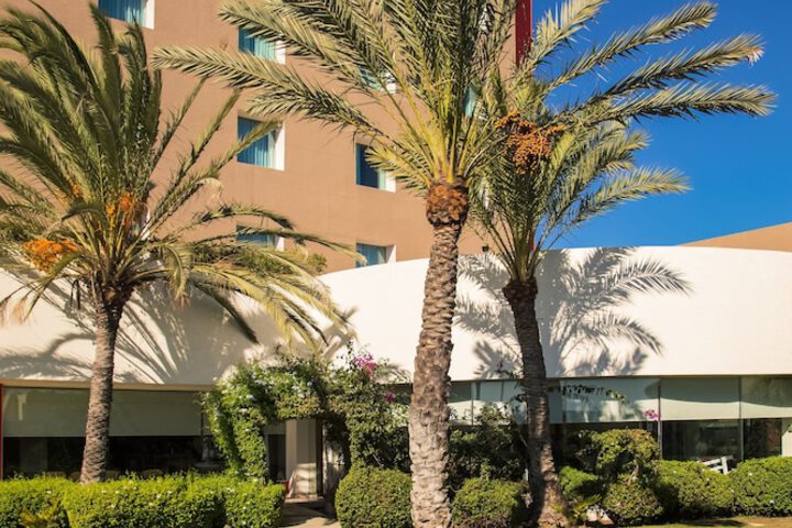 Hotel Exterior 35 of 39