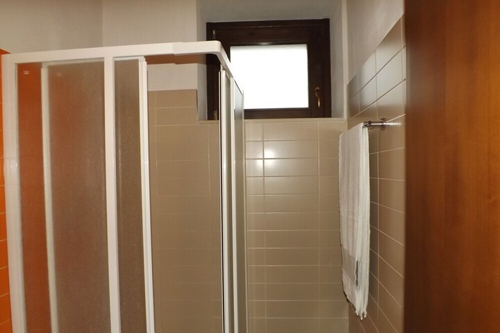 Room 34 of 41