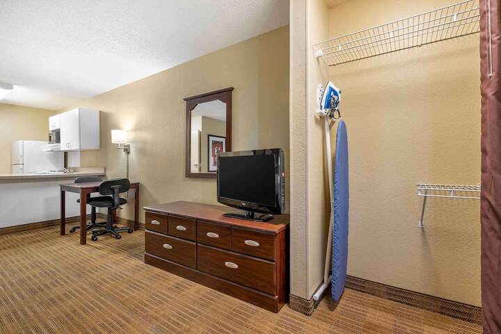 Studio 2 Double Beds Accessible (3 of 6)