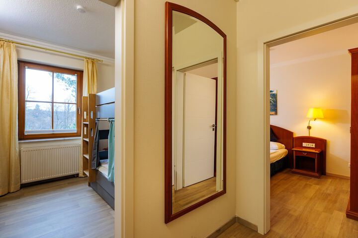 Room 13 of 90