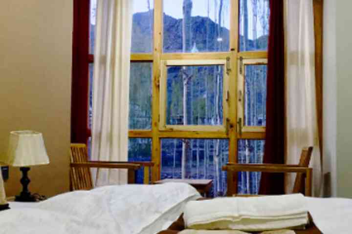Room 3 of 35