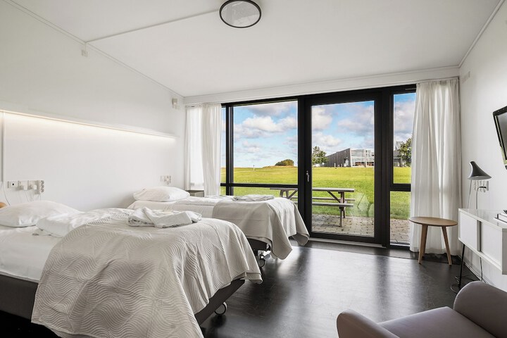 Room 10 of 49