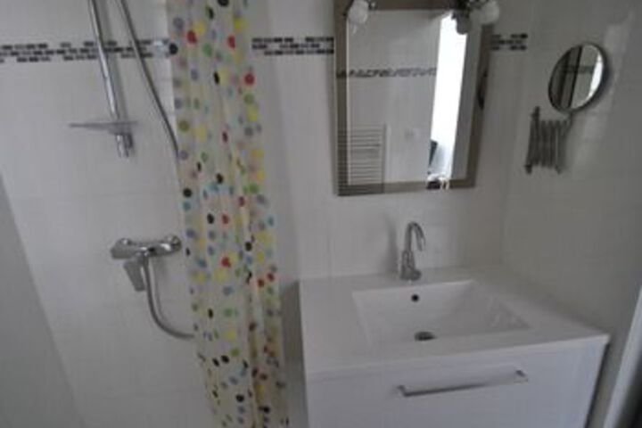 Room 2 of 13