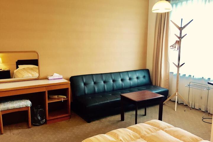Room 8 of 59