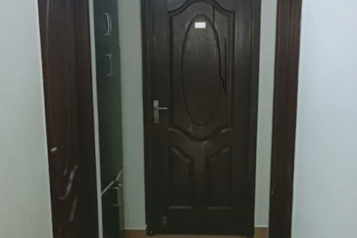 Room 10 of 13