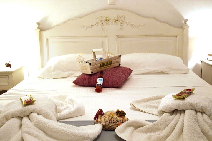 Room 3 of 43